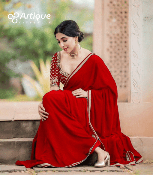 ট্রেডিশনাল লেইস ওয়ার্ক জর্জেট পার্টি শাড়ি - Image 2
