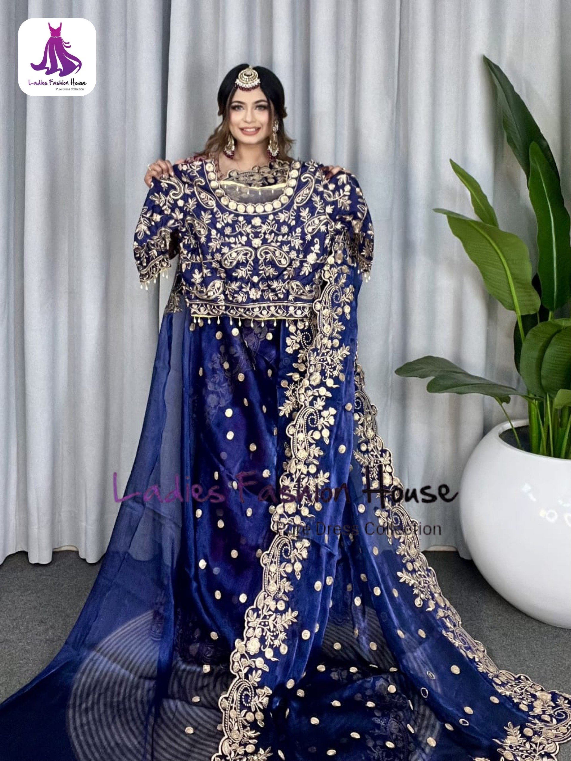 অরিজিনাল ইন্ডিয়ান জিমিচু সিল্ক পার্টি শাড়ি _রেডি ব্লাউজ সহ ব্লু কালার - Image 3